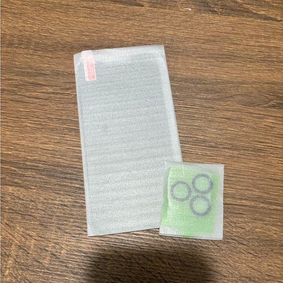 iPhone 13 Pro Max accessories! Screen and camera protector, multiple cases - Picture 2 of 10